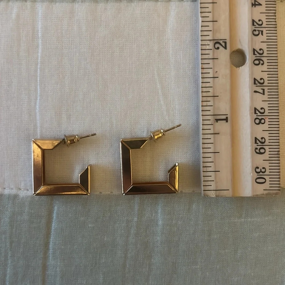 Set of 3 gold hoop earrings - Picture 9 of 10